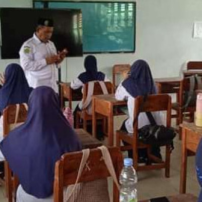 Pastikan kelancaran PBM, Kepala MTsN Pinrang Gelar Supervisi Kelas