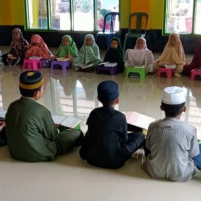 Kolaborasi Penyuluh Agama KUA Pattallassang dengan Mahasiswa PPL UINAM Gelar Bimbingan Santri