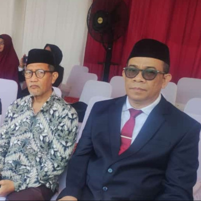 Hari Pahlawan, Kabag TU Aminuddin Baca Doa pada Upacara Ziarah Nasional di TMP Panaikang