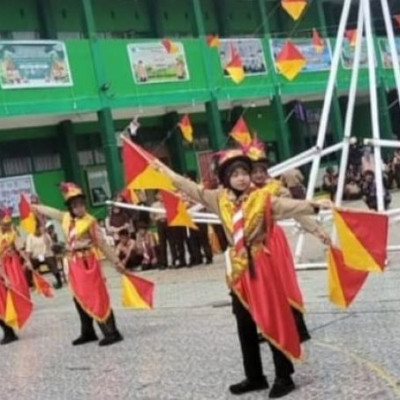 Semarak Semaphore Dance di LKP2M Jilid 2 MTsN 1 Bone