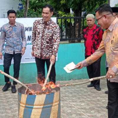 Kemenag Maros Musnahkan Ribuan Buku Nikah