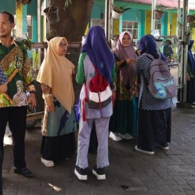 Tanamkan Karakter Baik, Guru MTsN Gowa Sambut Serdik Dengan 3S