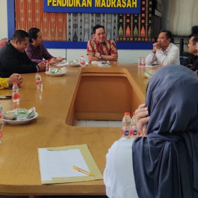 Kabid Penmad Gelar Rapat Persiapan HGN Bersama Pengawas, Kepala Madrasah.