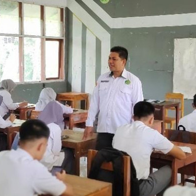 Lancar, Hari Kedua Asesmen Madrasah Berbasis Android Semester Ganjil MAN Gowa