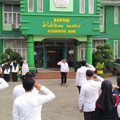 Pegawai Kemenag Bone dapat Apresiasi Dari Kasubag TU