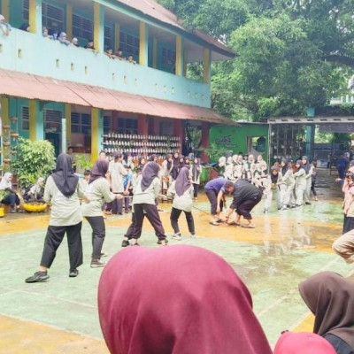 Guyuran Hujan, Tak Halangi Semangat Siswa Berkompetisi di Sparta Event MTsN Gowa 2024