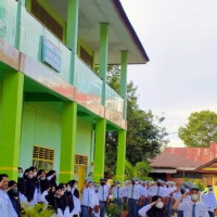 Kegiatan Upacara Bendera Hari Senin MAN 2 Sinjai