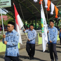 Turunkan Ratusan Peserta Defile, Kemenag Kota Parepare Raih Juara