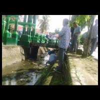 Jelang Ramadhan Siswa MAN 2 Sinjai Gotong Royong Bersihkan Rumah Ibadah