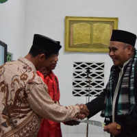 Safari Ramadhan,Kemenag Sinjai Serahkan Bantuan Uang Tunai