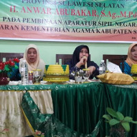 Dampingi Kakanwil , Ketua DWP Manfaatkan Waktu Sharing dengan DWP Kemenag Sinjai