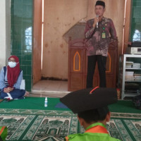 Kasi PD Pontren Kemenag Gowa Hadiri Wisuda TPQ Bontolempangan