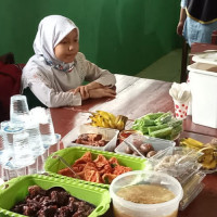 Praktik Memasak Dinilai Guru, Siswi MIN 2 Gowa Degdegan