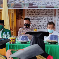 Wali Santri Bangga, 65 Santri TPQ Binaan Penyuluh Agama KUA Tanralili Ikuti Wisuda