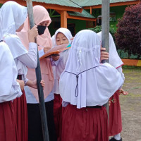 Semangat Tinggi  Peserta Didik MIN 3 Sinjai Lakukan Kegiatan Literasi Perkalian