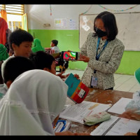 Sosialisasi Aplikasi Ruang Guru di MIN 1 Tana Toraja