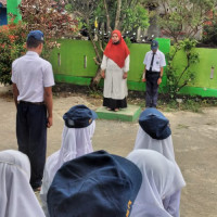 Peserta Didik MTsN 3 Sinjai Antusias Ikut  Upacara Bendera