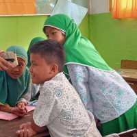 Pegawai Aplikasi Ruang Guru Gelar Sosialisasi di MIN 1 Tana Toraja