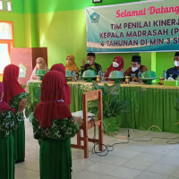 Peserta Didik MIN 3 Sinjai Unjuk Kebolehan Bawakan Asmaul Husna Dihadapan Penilai PKKM