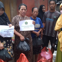 Posko Peduli Banjir Kemenag Bantaeng Kebanjiran Bantuan, Tim Relawan Berjibaku Menyalurkan Ke Lokasi Terdampak