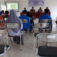 Tenaga Pendidik MTs Attahiriyah Hadiri Seminar Proker KKNP IAIM Sinjai