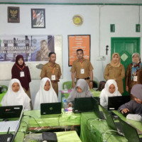 Pulang Dari MTQ Lutim,Kepala Kantor Pantau Pelaksanaan UNBK Tk.Madrasah Aliyah.