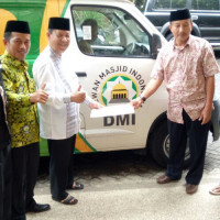 Dewan Mesjid Indonesia Kabupaten Takalar Dapat Bantuan Mobil.