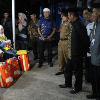 JCH Soppeng Bermalam Minggu Di Lapangan Gasis Sebelum Diberangkatkan Ke Asrama Haji