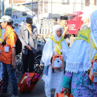 JCH Kloter 2 Diterima PPIH Embarkasi Makassar Di Asrama Haji Sudiang