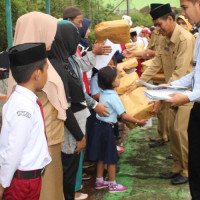 Puluhan Siswa, ASN dan Non ASN Kemenag Soppeng Dapat Buku Tabungan Haji Dari BRI