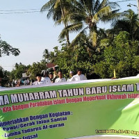 Gebyar Muharram Pondok Pesantren Sirathal Mustaqiem Lompulle. 