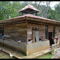 Masjid Ini Sangat Memprihatinkan, Umat Muslim Tonglo Mengetuk Nurani Kita