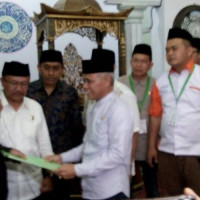 BUPATI JENEPONTO SERAHKAN JCH KLOTER 34 KE PPIH EMBARKASIÂ  MAKASSAR