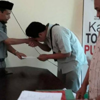 UPZ Lalabata Salurkan Bantuan Pendidikan Kepada 8 Calon Mahasiswa Al Azhar Kairo