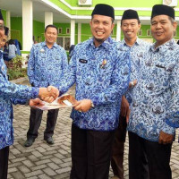 Kepala KUA Kecamatan Biringkanaya Menjadi Kepala KUA Tauladan Kota Makassar