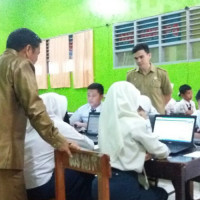 USBN di SMP 6 dan 10 Berlangsung Tertib