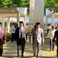 Kabag TU dan Kakankemenag Makassar Hadiri Upacara Tabur Bunga di Taman Makam Pahlawan Panaikang